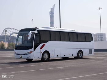 كينج لونج  xmq6771c  6 سلندر  باص  أبيض  2022