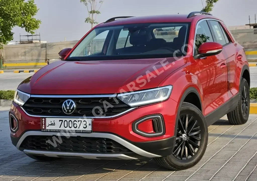 Volkswagen  T-Roc  2023  Automatic  0 Km  4 Cylinder  Front Wheel Drive (FWD)  SUV  Red  With Warranty