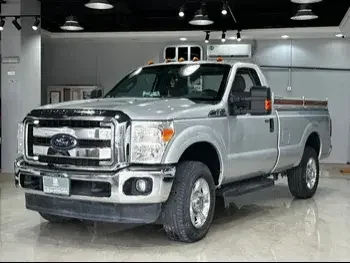 Ford  F  250 Super duty  2015  Automatic  24,000 Km  8 Cylinder  Four Wheel Drive (4WD)  Pick Up  Silver  With Warranty