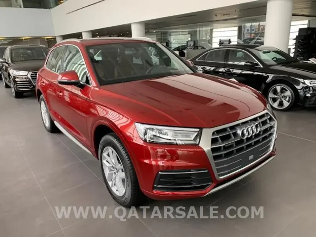 Audi  Q5  6 Cylinder  SUV 4x4  Red  2022