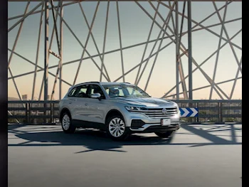 Volkswagen  Touareg  6 Cylinder  SUV 4x4  White  2025