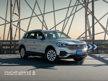 Volkswagen  Touareg  6 Cylinder  SUV 4x4  White  2025