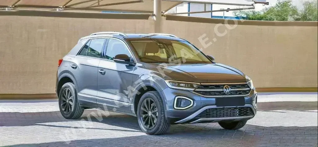 Volkswagen  T-Roc  4 Cylinder  2x4  Blue  2022