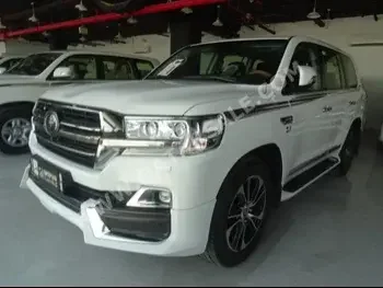 Toyota  Land Cruiser  GXR- Grand Touring  2021  Automatic  10,000 Km  8 Cylinder  Four Wheel Drive (4WD)  SUV  White  With Warranty