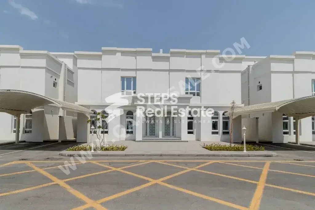 Family Residential  - Not Furnished  - Al Rayyan  - Al Aziziyah  - 4 Bedrooms