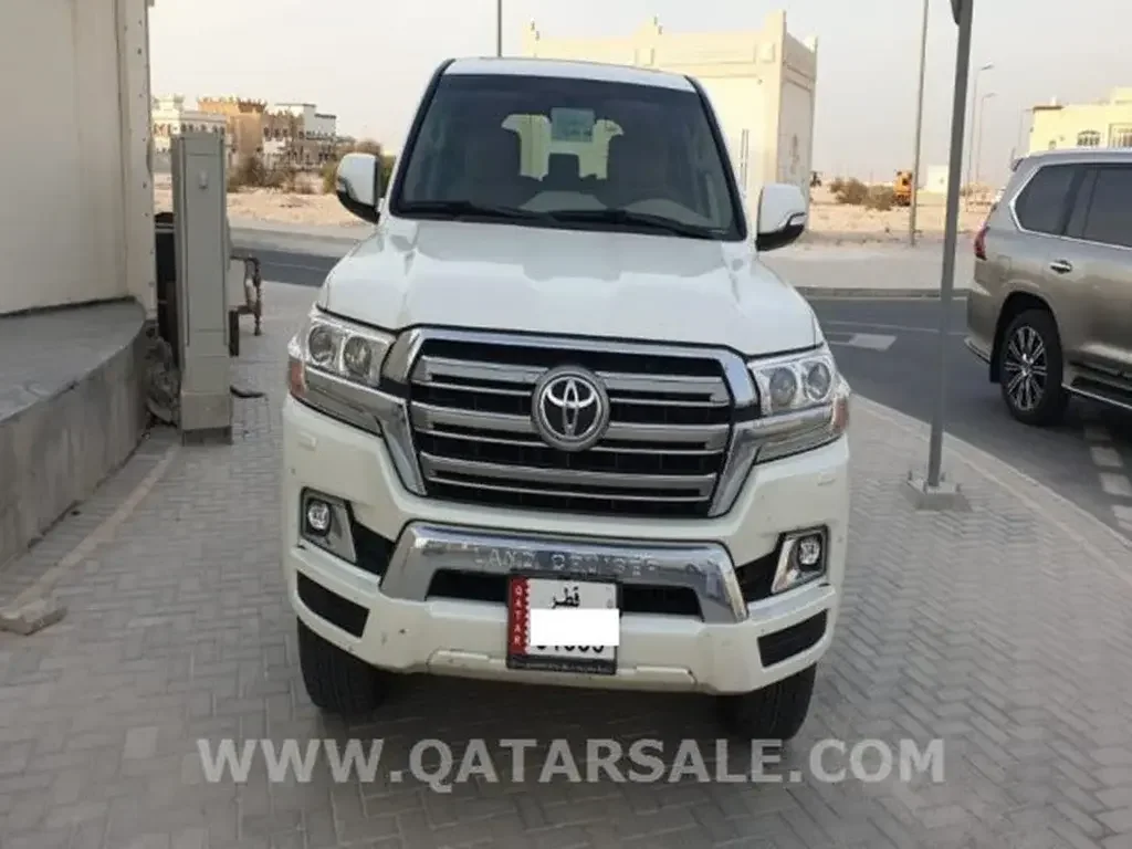 Toyota  Land Cruiser GXR  SUV 4x4  White  2018