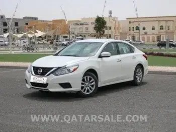 Nissan  Altima  Sedan  White  2017