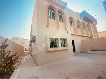 Service  - Not Furnished  - Doha  - Al Maamoura  - 7 Bedrooms