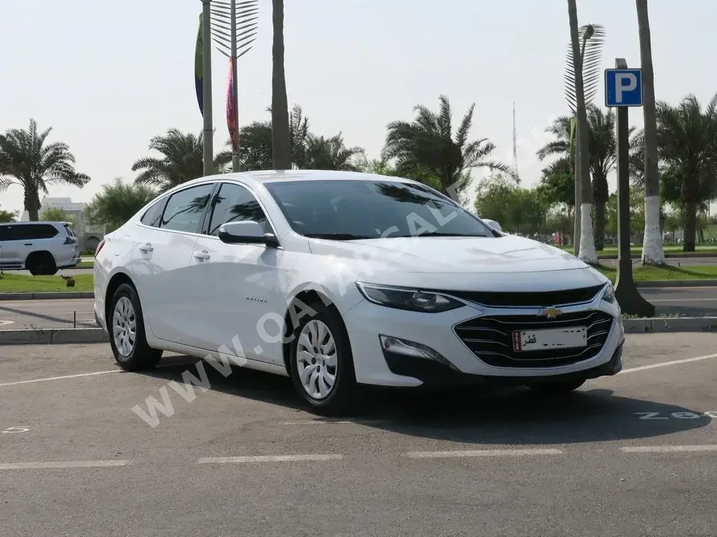 Chevrolet  Malibu  Sedan  White  2022