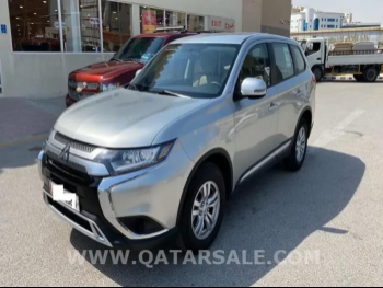 Mitsubishi  Outlander  6 Cylinder  SUV 4x4  Silver  2020