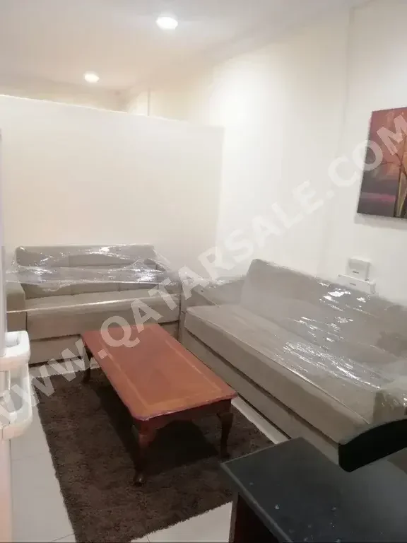 1 Bedrooms  Apartment  For Rent  in Doha -  Al Mansoura  Fully Furnished