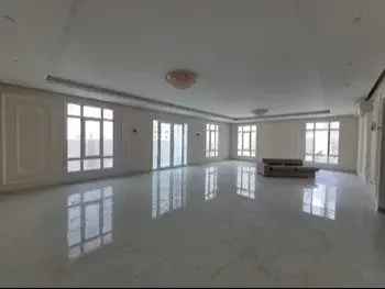 Service  - Not Furnished  - Doha  - Al Dafna  - 16 Bedrooms