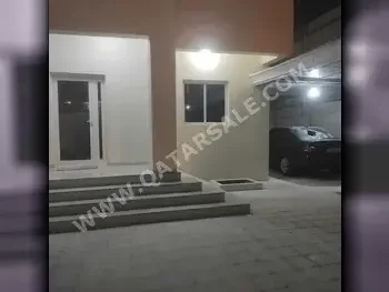 Family Residential  - Not Furnished  - Al Khor  - Al Dhakira  - 6 Bedrooms