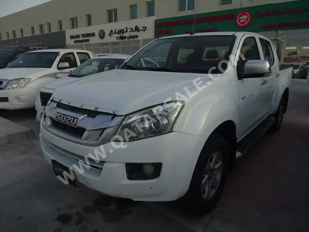 Isuzu  D-Max  2015  Manual  104,000 Km  4 Cylinder  Rear Wheel Drive (RWD)  Pick Up  White  With Warranty