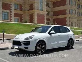 Porsche  Cayenne GTS  SUV 4x4  White  2015