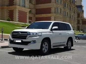 Toyota  Land Cruiser VXR  SUV 4x4  White  2019