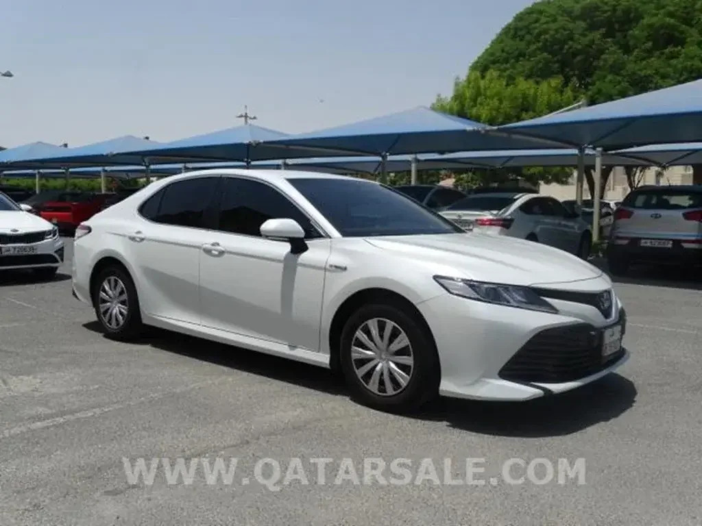 Toyota  Camry Hybrid  Sedan  White  2019