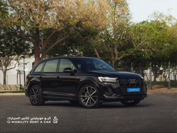 Audi  Q7  6 Cylinder  SUV 4x4  Black  2025