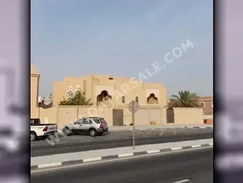 Service  - Not Furnished  - Doha  - Al Duhail  - 4 Bedrooms