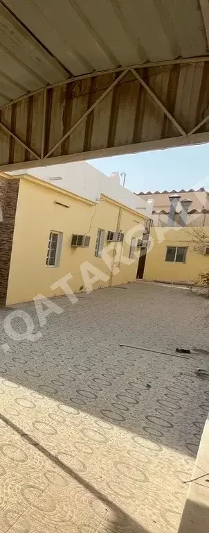 Family Residential  - Not Furnished  - Al Khor  - Al Khor  - 4 Bedrooms