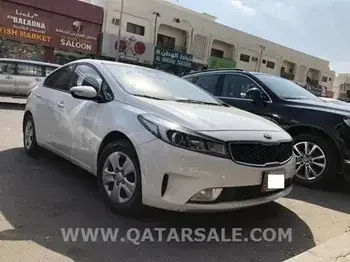 كيا  سيراتو  سيدان  أبيض  2019