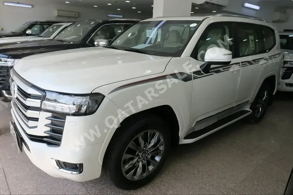 Toyota  Land Cruiser  GXR Twin Turbo  2023  Automatic  0 Km  6 Cylinder  Four Wheel Drive (4WD)  SUV  White  With Warranty