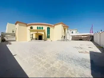 Service  - Not Furnished  - Doha  - Al Dafna  - 7 Bedrooms