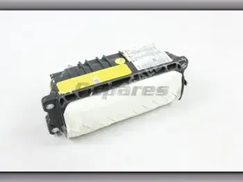 Car Parts - Volkswagen  Passat  - Interior Parts  -Part Number: 3C0880204F