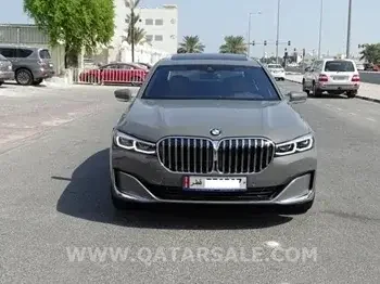 بي ام دبليو  730Li  سيدان  رمادي  2022