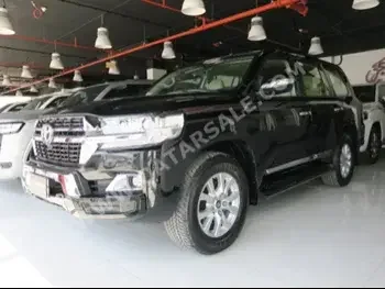 Toyota  Land Cruiser  GXR  2021  Automatic  32,000 Km  8 Cylinder  Four Wheel Drive (4WD)  SUV  Black  With Warranty