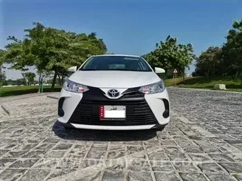 Toyota  Yaris  Sedan  White  2021