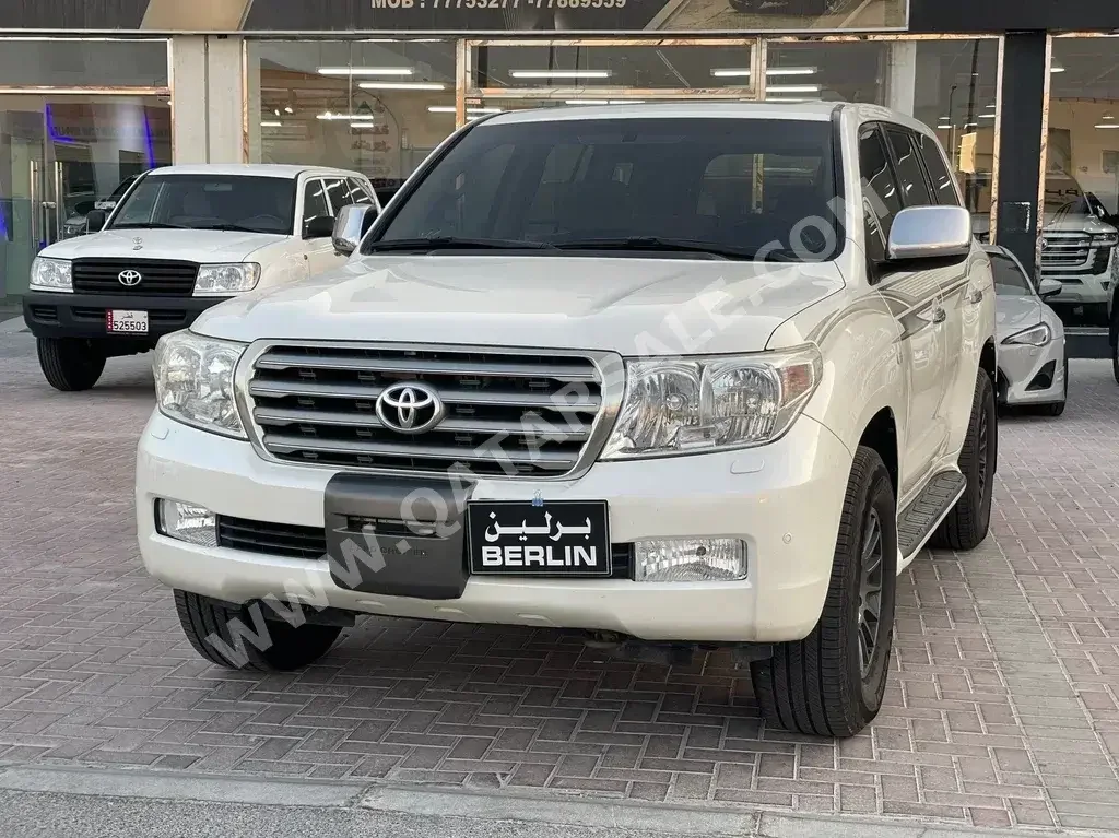 Toyota  Land Cruiser  VXR  2009  Automatic  460,000 Km  8 Cylinder  Four Wheel Drive (4WD)  SUV  White  With Warranty