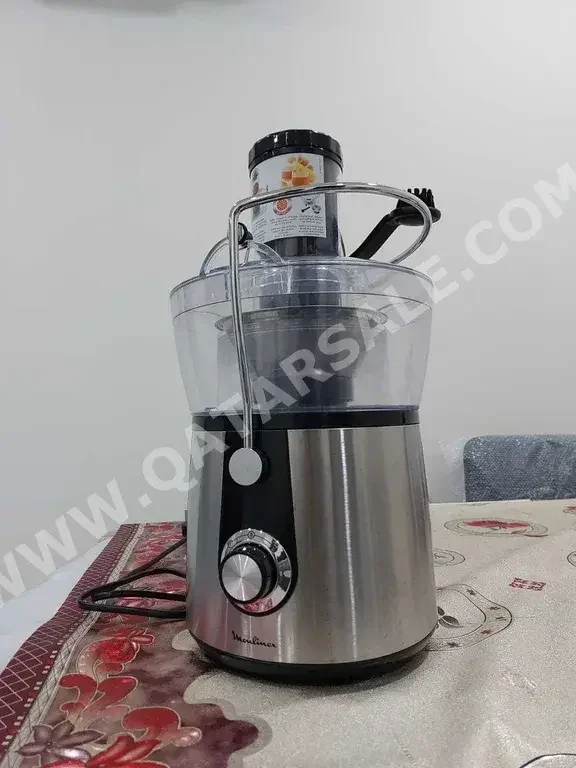 Moulinex  Juice extractor  Stainless Steel-Black  2020  China  800 Watt  220 lt  40 CM  25 CM  40 CM