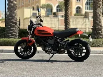 Ducati  Scrambler Sixty 2 -  2017 - Color Orange & Black