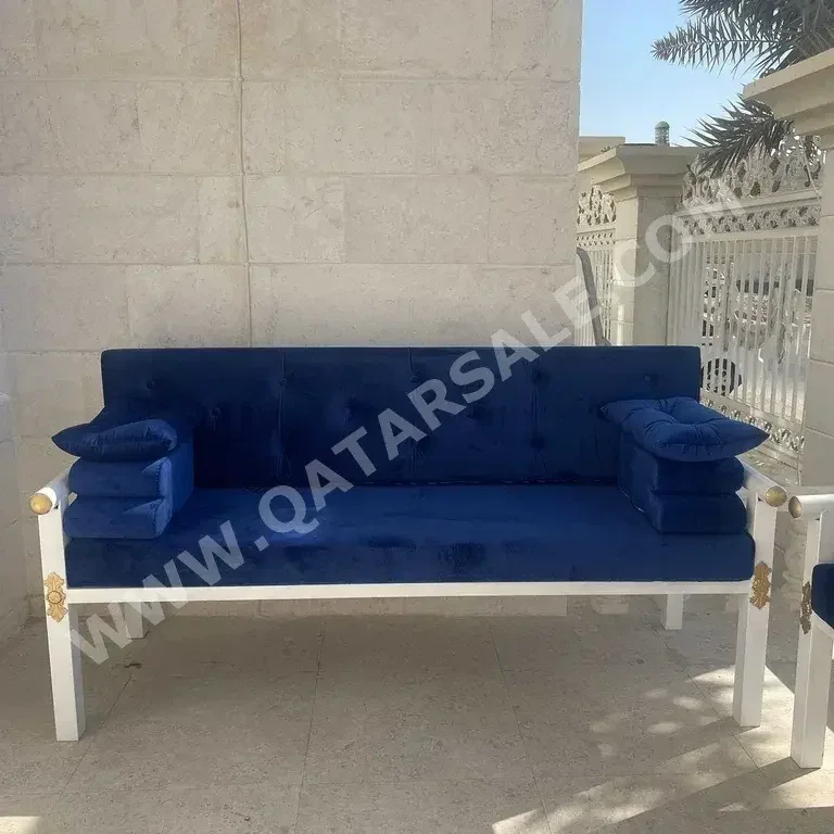 Chairs, Stools & Benches Black For Sale in Qatar