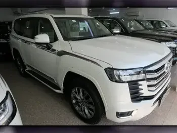 Toyota  Land Cruiser  GXR Twin Turbo  2023  Automatic  0 Km  6 Cylinder  Four Wheel Drive (4WD)  SUV  White  With Warranty