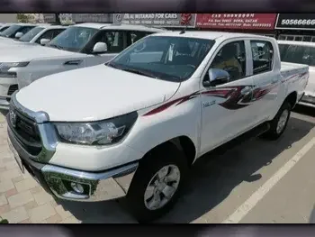 Toyota  Hilux  2023  Automatic  0 Km  4 Cylinder  Four Wheel Drive (4WD)  Pick Up  White  With Warranty