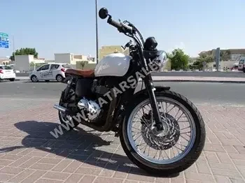 Triumph  Boneville T100 - Year 2013 - Color White - Gear Type Manual - Mileage 20000 Km