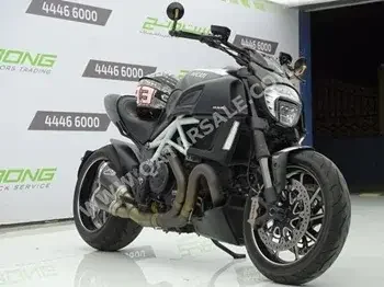 Ducati  Diavel - Year 2015 - Color Black - Gear Type Manual - Mileage 13300 Km