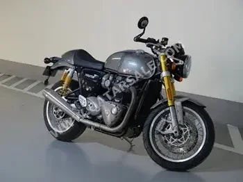 Triumph  Thruxton 900 - Year 2017 - Color Grey - Gear Type Manual - Mileage 1100 Km