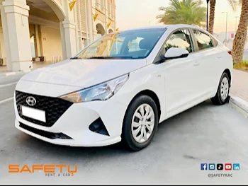 Hyundai  Accent  4 Cylinder  Sedan  White  2022