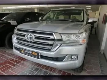 Toyota  Land Cruiser  VXR  2021  Automatic  89,000 Km  8 Cylinder  Four Wheel Drive (4WD)  SUV  Silver  With Warranty