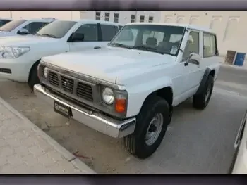 نيسان  باترول  سفاري  1990  عادي  220,000 كم  6 سلندر  دفع رباعي  اس يو في  أبيض  تحت الضمان