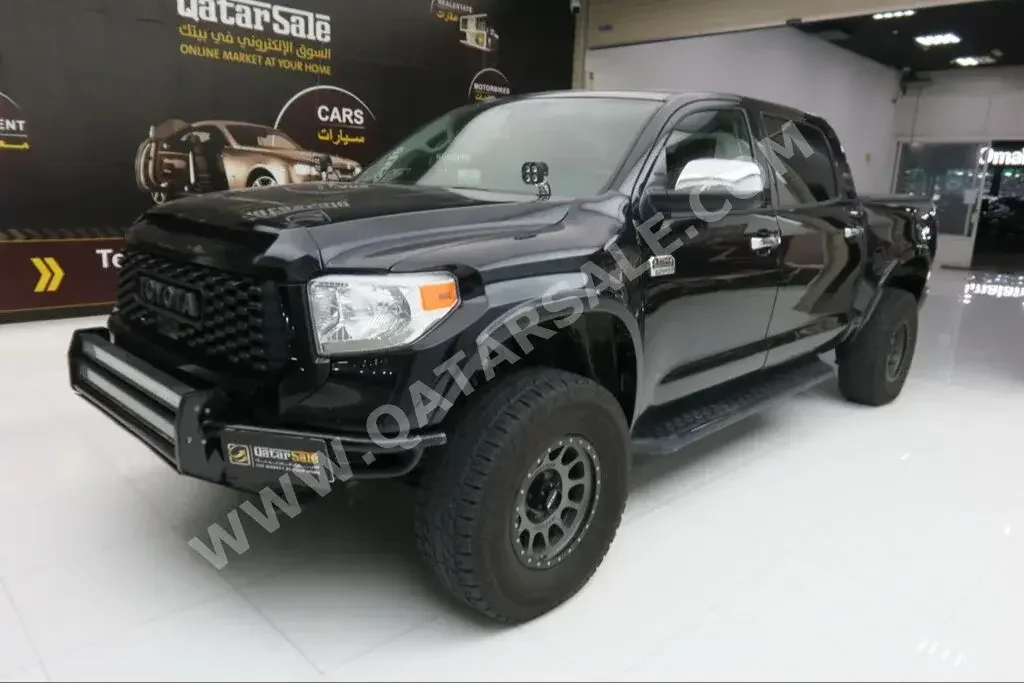 Toyota  Tundra  TRD  2015  Automatic  145,000 Km  8 Cylinder  Four Wheel Drive (4WD)  Pick Up  Black  With Warranty