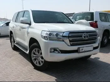 Toyota  Land Cruiser  VXR  2017  Automatic  148,000 Km  8 Cylinder  Four Wheel Drive (4WD)  SUV  White  With Warranty