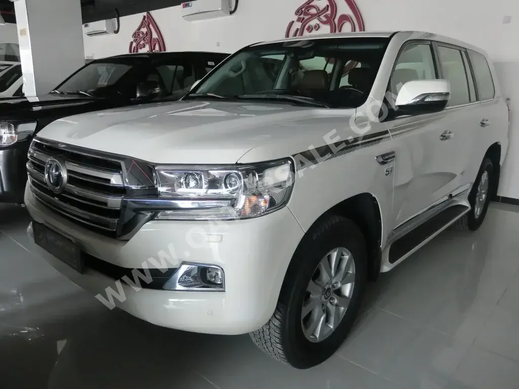  Toyota  Land Cruiser  VXR  2021  Automatic  89,000 Km  8 Cylinder  Four Wheel Drive (4WD)  SUV  White  With Warranty