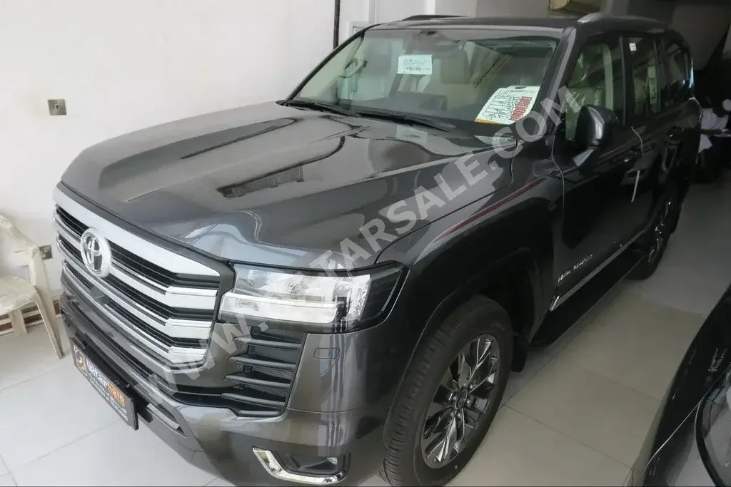  Toyota  Land Cruiser  GXR Twin Turbo  2023  Automatic  0 Km  6 Cylinder  Four Wheel Drive (4WD)  SUV  Gray  With Warranty