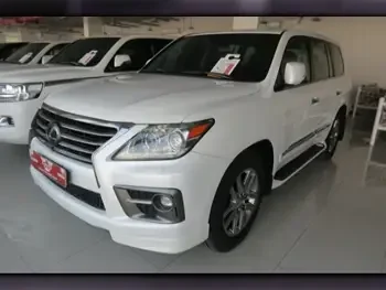 Lexus  LX  570  2015  Automatic  112,000 Km  8 Cylinder  Four Wheel Drive (4WD)  SUV  White