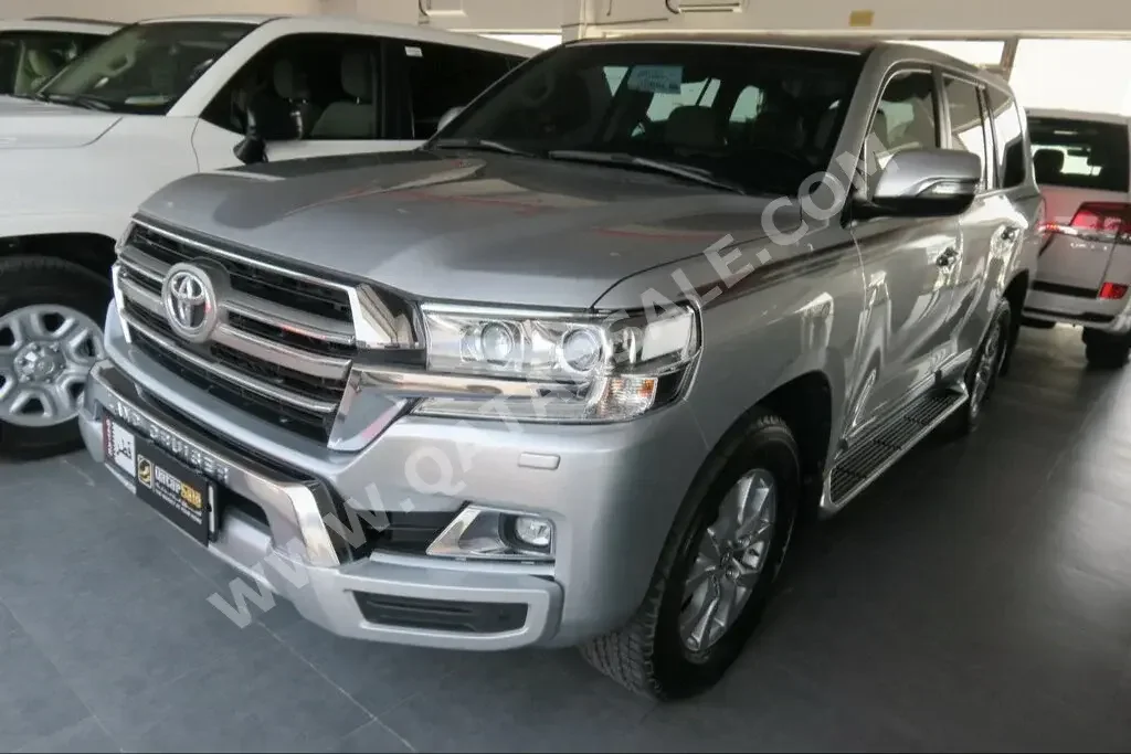 Toyota  Land Cruiser  GXR  2020  Automatic  92,000 Km  8 Cylinder  Four Wheel Drive (4WD)  SUV  Silver