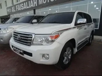 Toyota  Land Cruiser  GXR  2015  Automatic  330,000 Km  8 Cylinder  Four Wheel Drive (4WD)  SUV  White  With Warranty